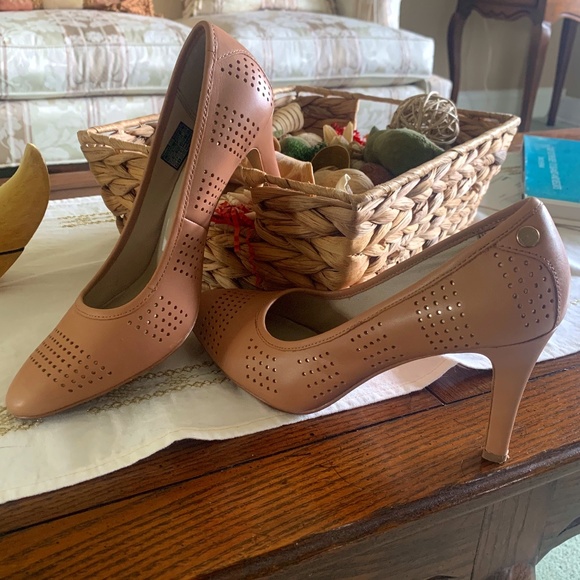 Tommy Hilfiger Shoes - Tommy Hilfiger